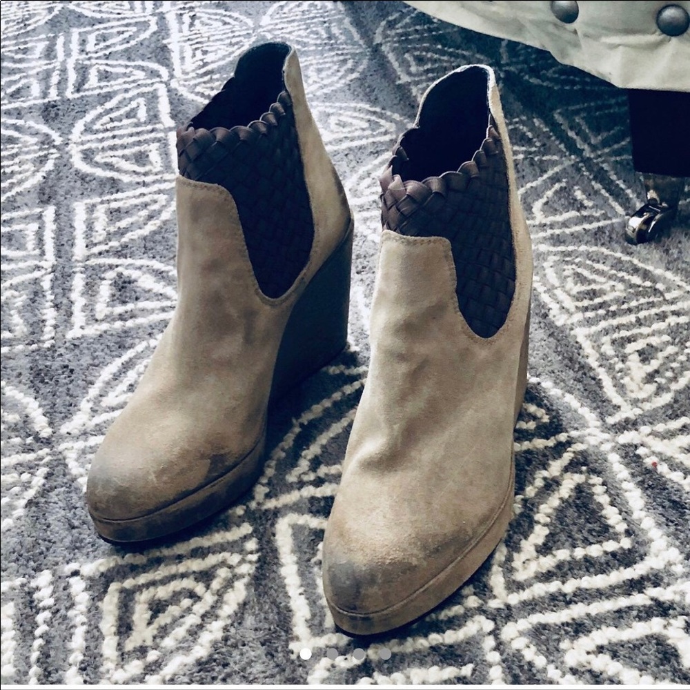 Hoss Kristin Wedge Booties